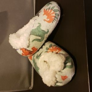 NWOT carter's dinosaur slippers 2-3t
